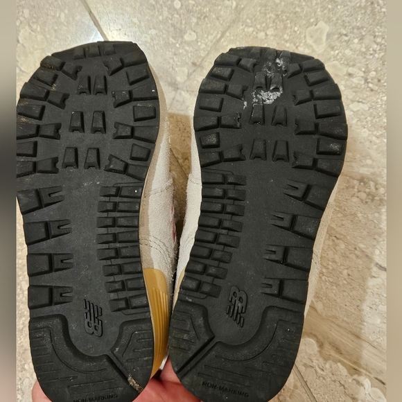 New balance 574 US 7 - Picture 5 of 6